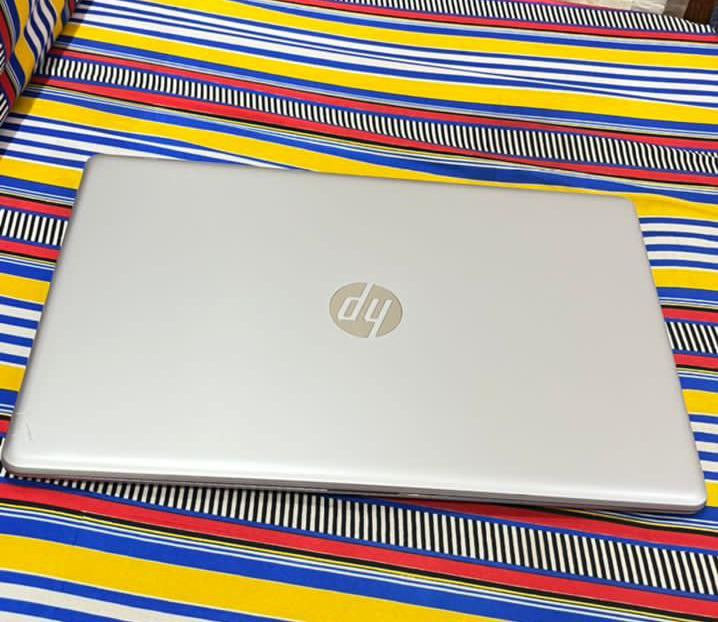 *HP 15 Slim et très clean dédiée 2Go R520*? 7th génération