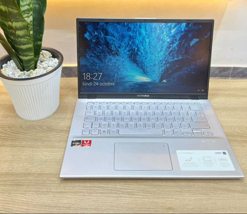 ASUS VivoBook RYZEN 5 3500U / équivalent i5-8th génération, slim et très clean, PC ULTRA-RAPIDE et très performant doté du Radeon VGA 8* ? 8th génération