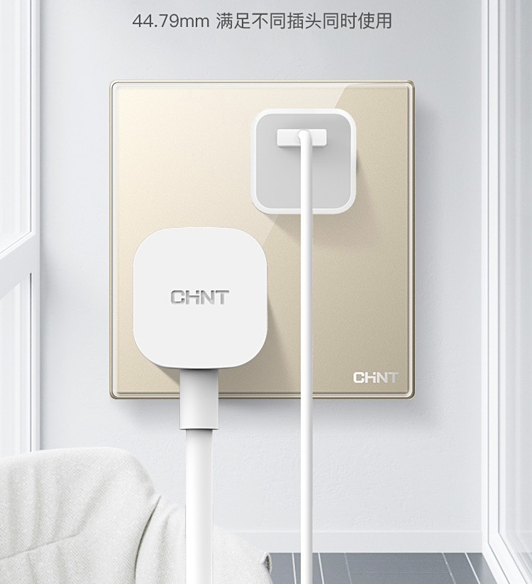 ComOne: Prise électrique International à 5 trou non alignés doré et avec du verre trempé - Prise de luxe fantaisiste pour maison et villa