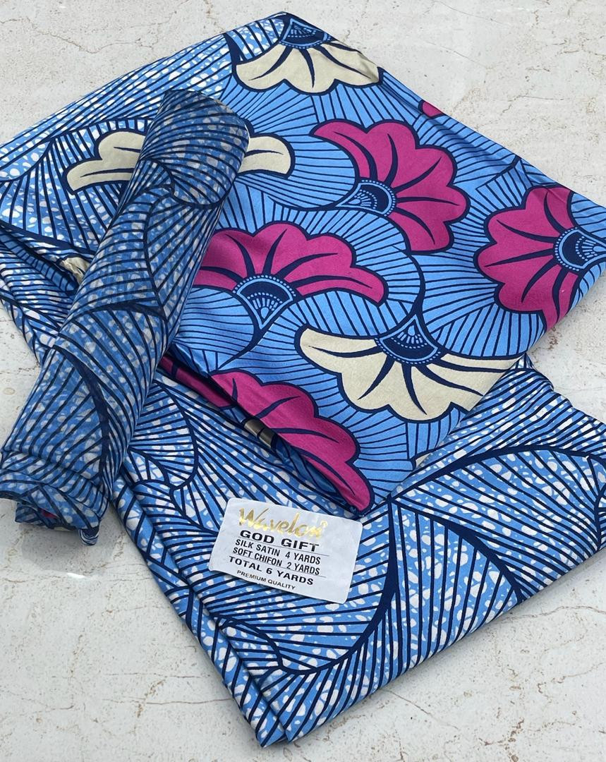 Tissus Wax en soie Wavelon pour femmes et hommes en motifs de fleurs