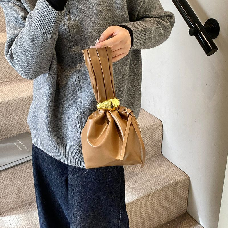 Petit sac à main plissé en cuir souple pour femme, mini pochette, sacs à main de soirée pour femme, designer de mode, tendance