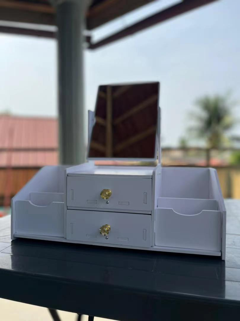 Mini coiffeuse de rangement des outils de maquillage muni d'un miroir pour femme