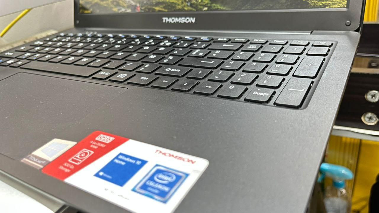 PC THOMSON  Hyper Slim  INTEL CELERON  DISQUE 500Gb Ram 4Gb  Autonomie 5h