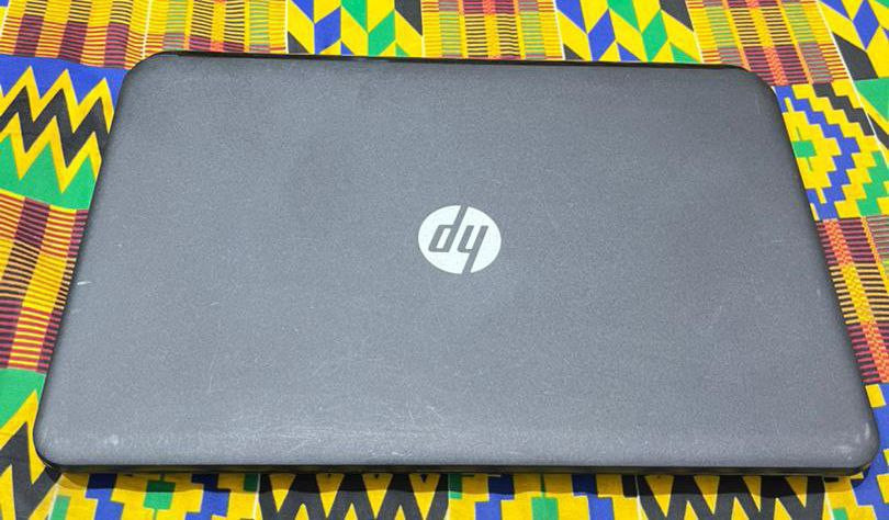 * HP 250 G3 *  Core i3  Ram 4gb  HDD 320gb Processeur 1.7GHz 4th generation