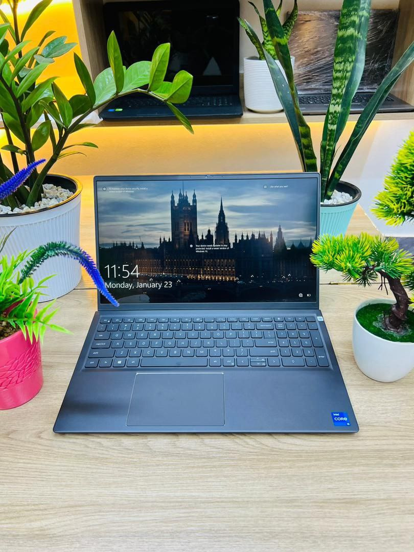 *DELL VOSTRO Laptop core i5 11th