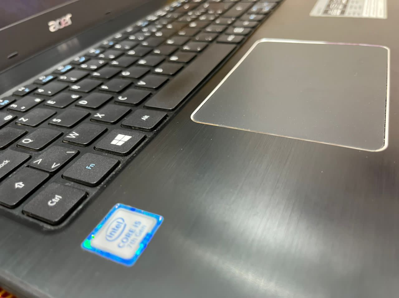 *Un PC de 7eme génération core I5 ACER , ultra-slim  ULTRA-PUISSANT, RÉSISTANT!