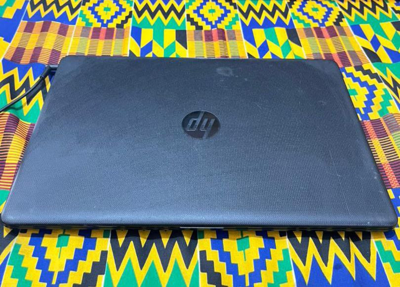 HP  AMD E2-9000e RADEON R2 7th generation