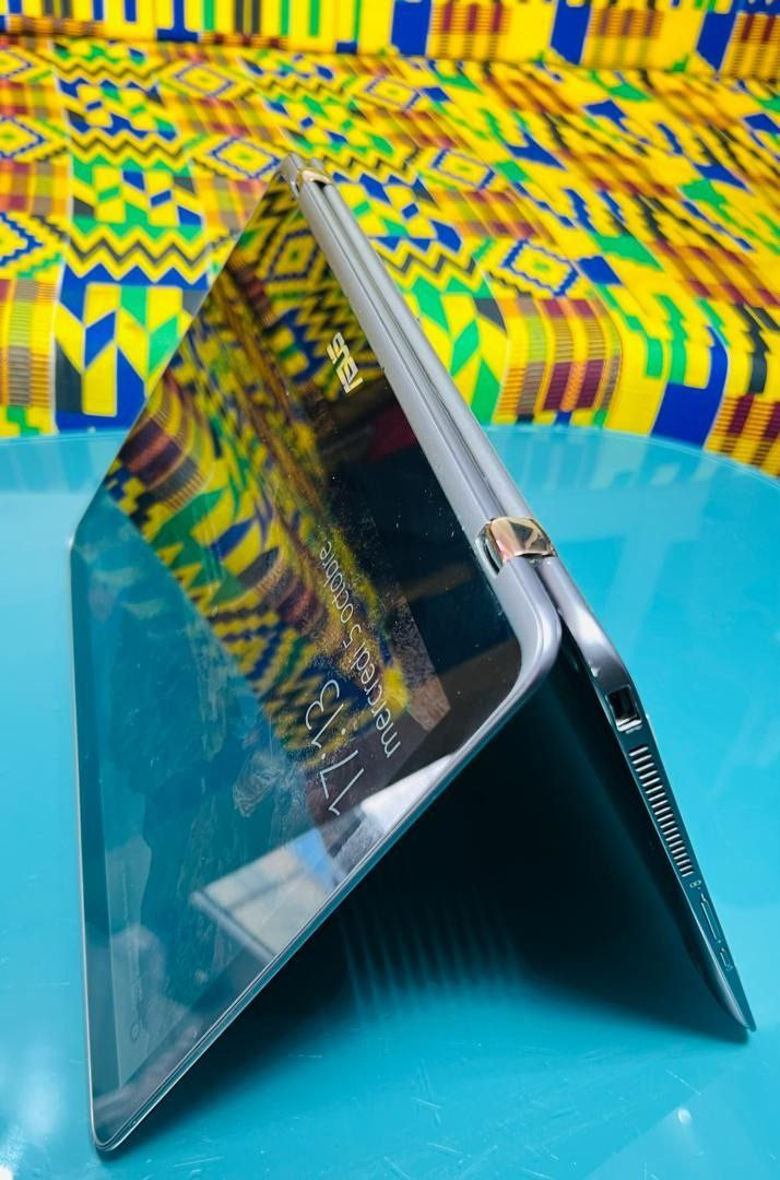 Asus Zenbook Flip Laptop 7th génération