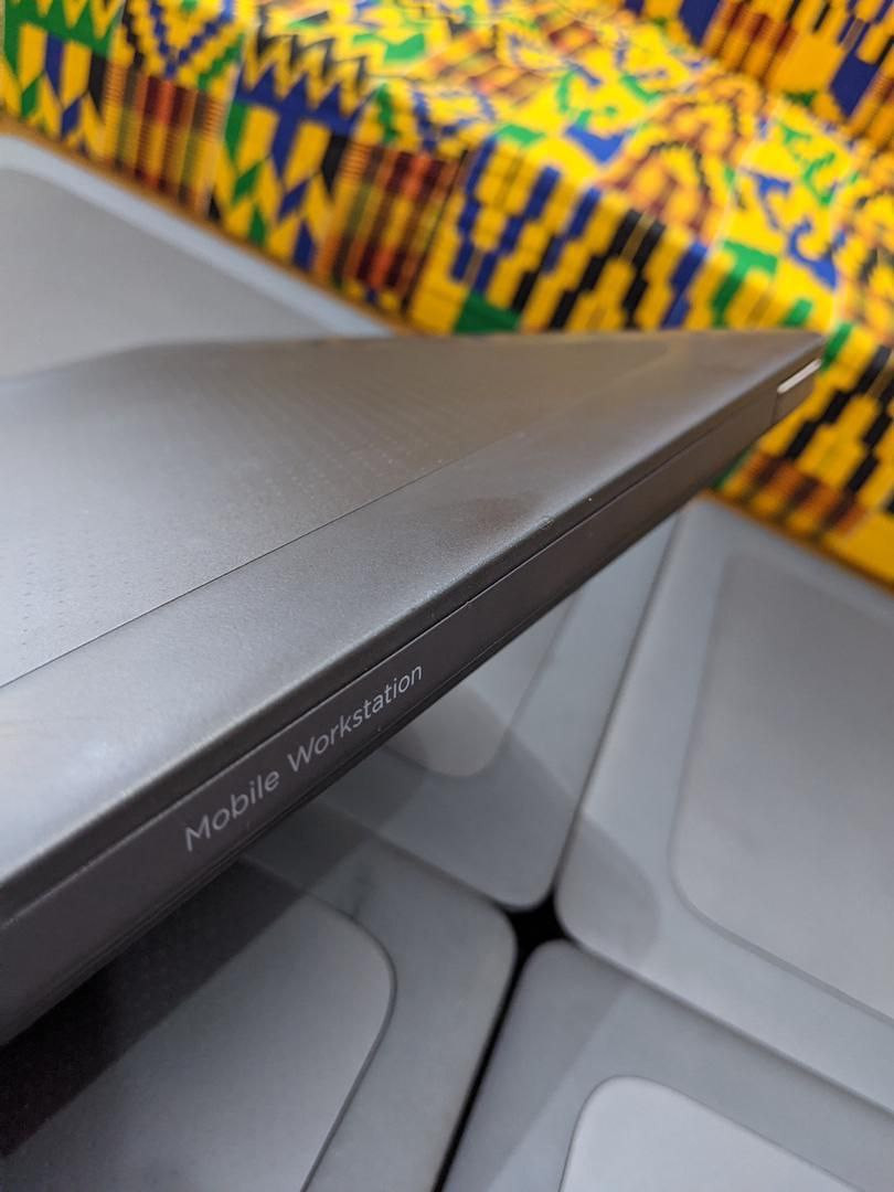 *HP Zbook 15 G3 corei7  très clean Graphique NVIDIA QUADRO M1000M dédié 2Go GDDR5??* 6th generation